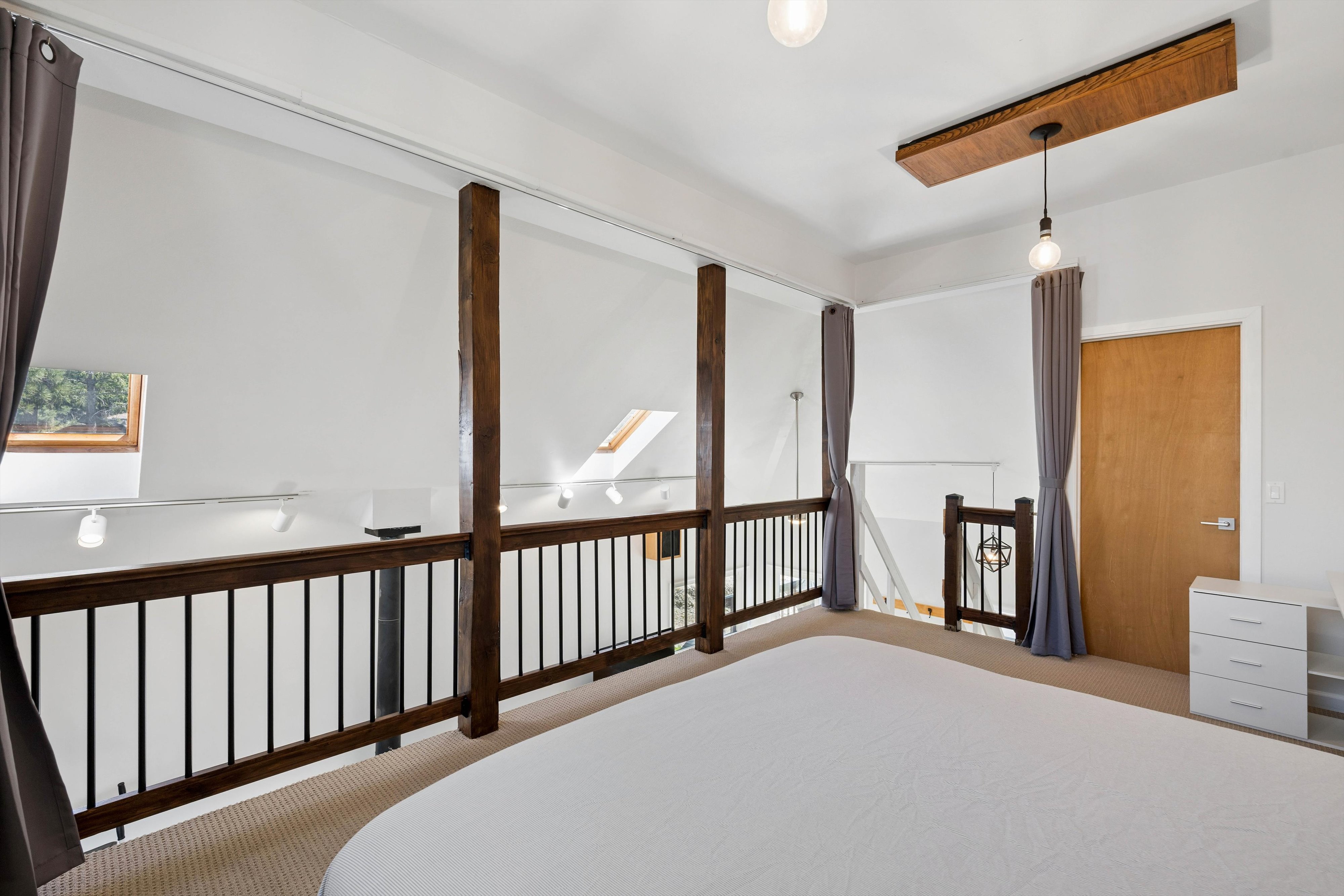  Experience Refined Mid-Century Inspired Mountain Living on 3.37 Acres - 物件實景