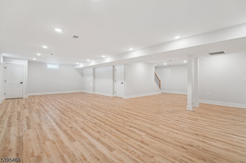 New Providence Boro, New Jersey, 07974, United States, 6 Bedrooms Bedrooms, ,6 BathroomsBathrooms,Residential,For Sale,2001991