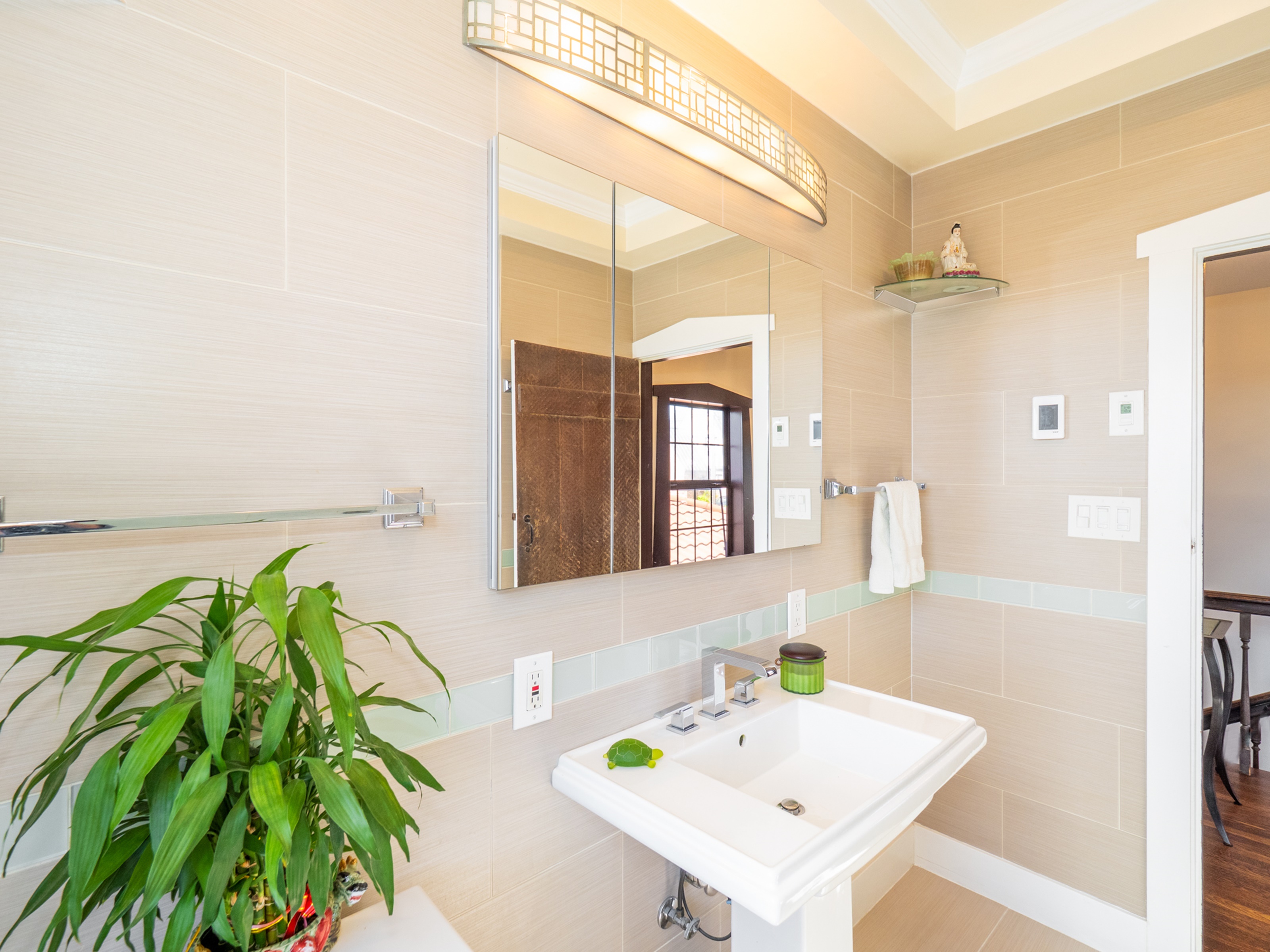 Timeless Downtown Elegance in Hayward’s Historic Prospect Hill - 物件實景