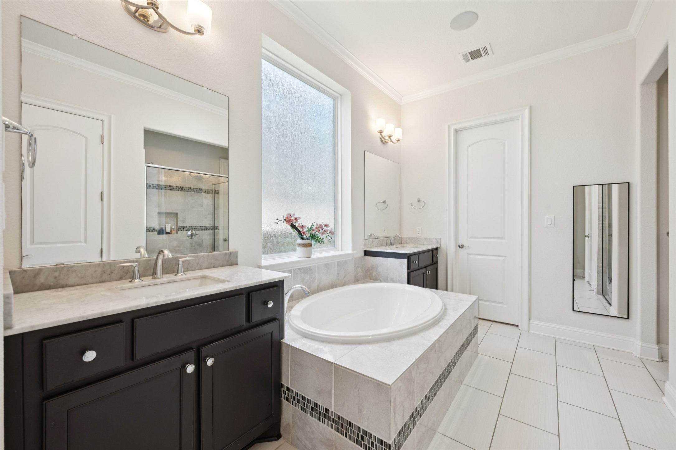 Frisco, Texas, 75036, United States, 4 Bedrooms Bedrooms, ,5 BathroomsBathrooms,Residential,For Sale,1867705