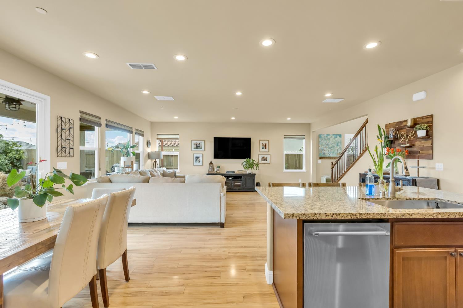 Rocklin, California, 95765, United States, 4 Bedrooms Bedrooms, ,3 BathroomsBathrooms,Residential,For Sale,1914175