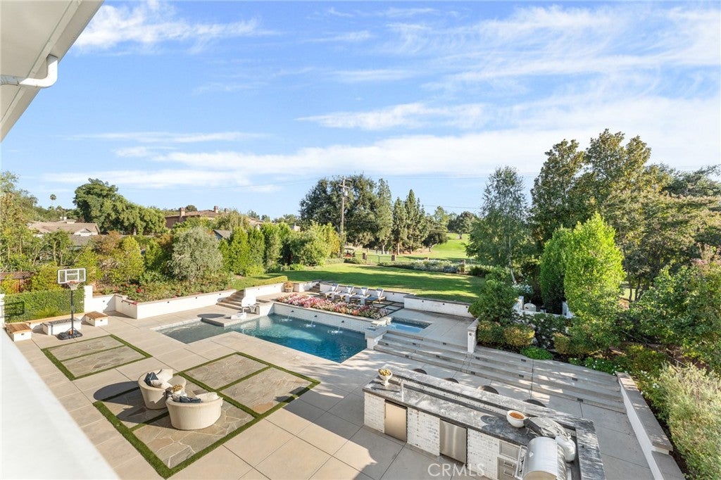 Redlands, California, 92373, United States, 5 Bedrooms Bedrooms, ,6 BathroomsBathrooms,Residential,For Sale,1984155