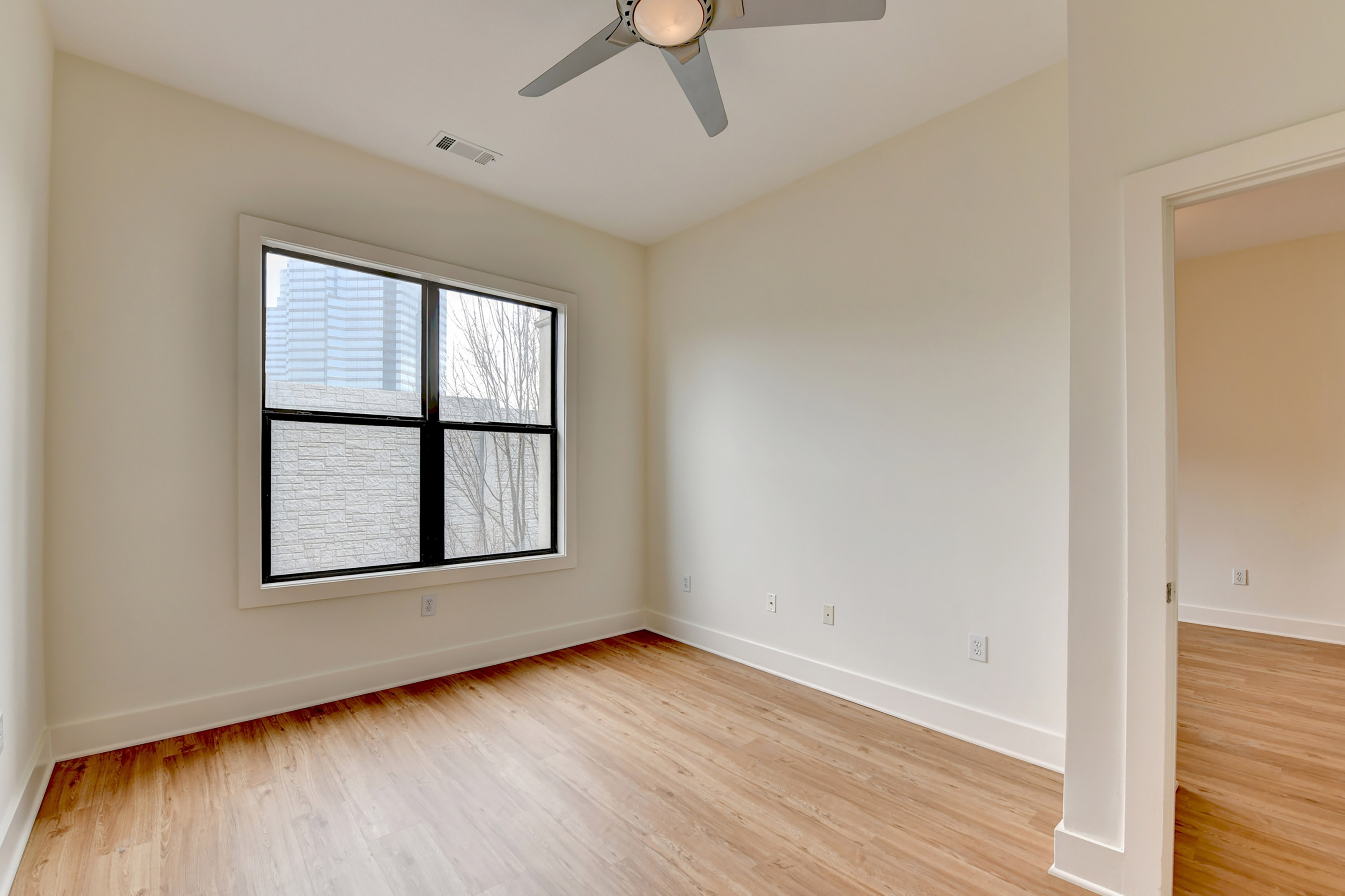  Move-In Ready Condo at the Park Place Towers - 物件實景