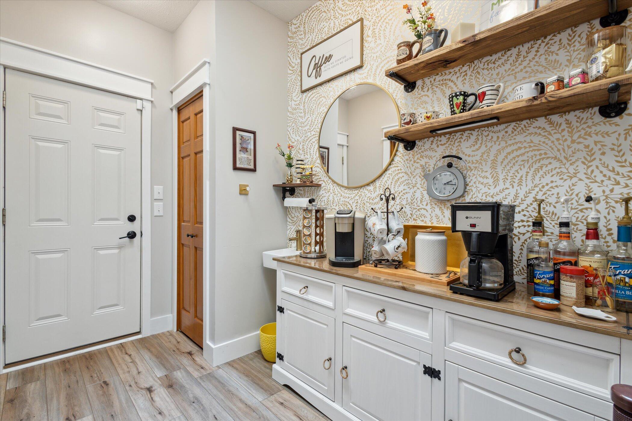 Edwardsburg, Michigan, 49112, United States, 4 Bedrooms Bedrooms, ,4 BathroomsBathrooms,Residential,For Sale,1989598