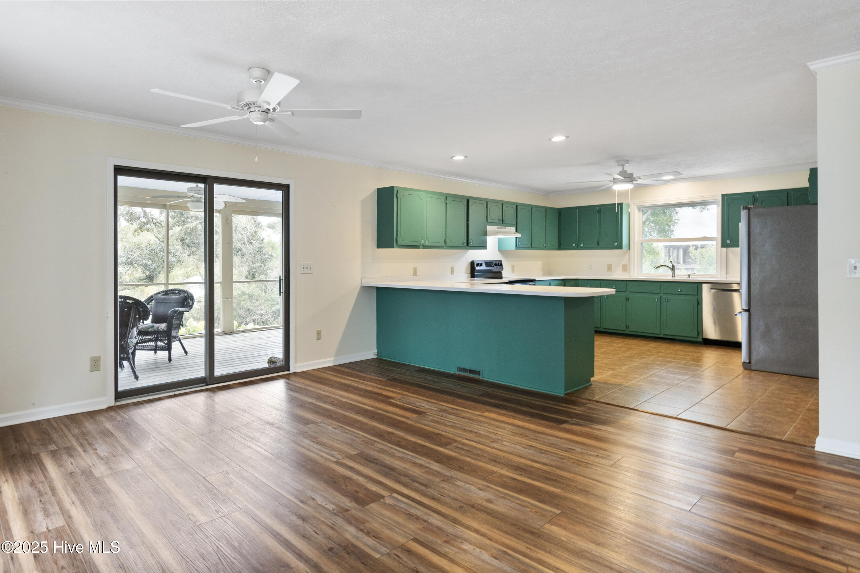 Emerald Isle, North Carolina, 28594, United States, 3 Bedrooms Bedrooms, ,3 BathroomsBathrooms,Residential,For Sale,1991113