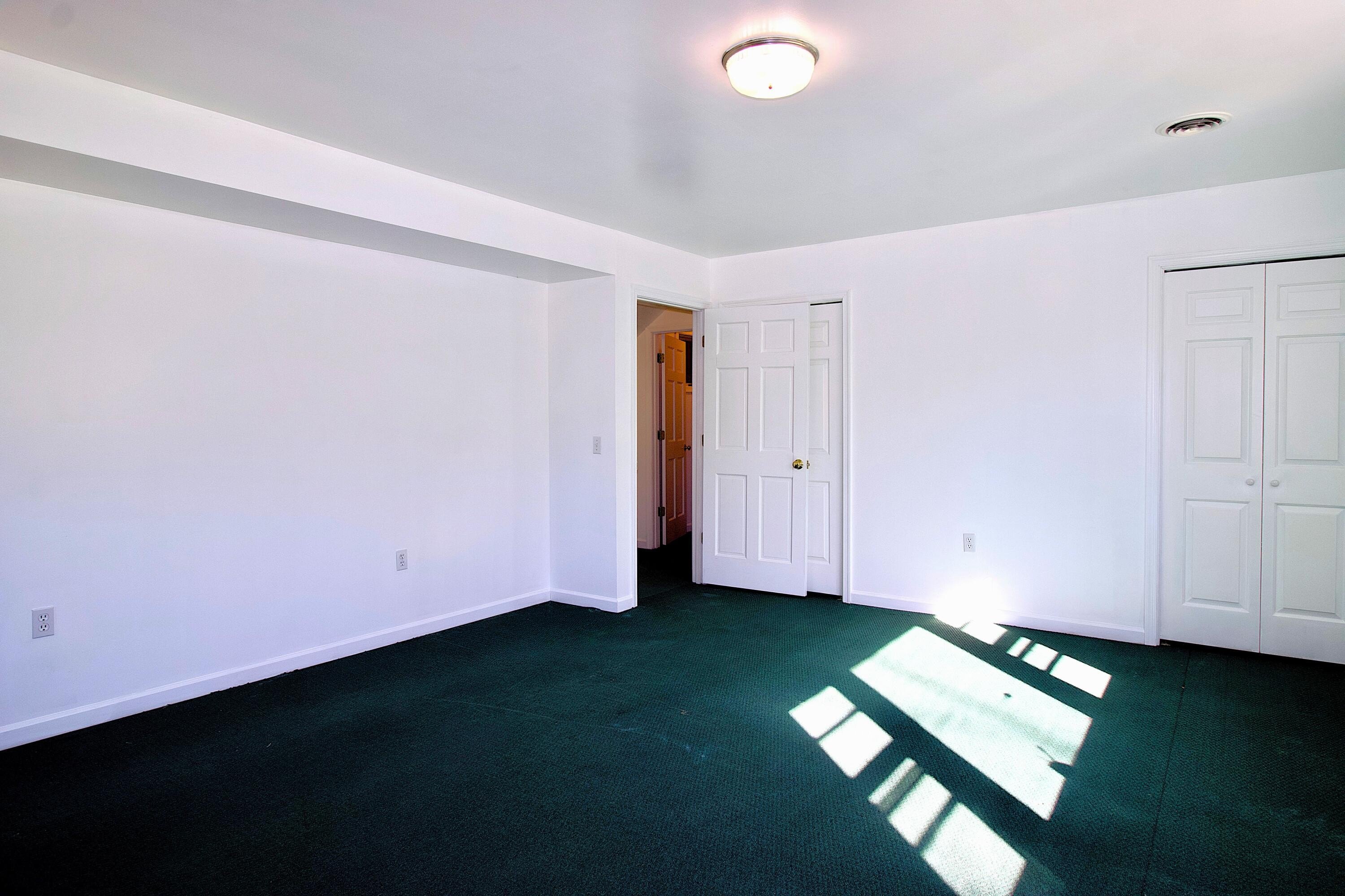 Alderson, West Virginia, 24910, United States, 3 Bedrooms Bedrooms, ,4 BathroomsBathrooms,Residential,For Sale,1751308