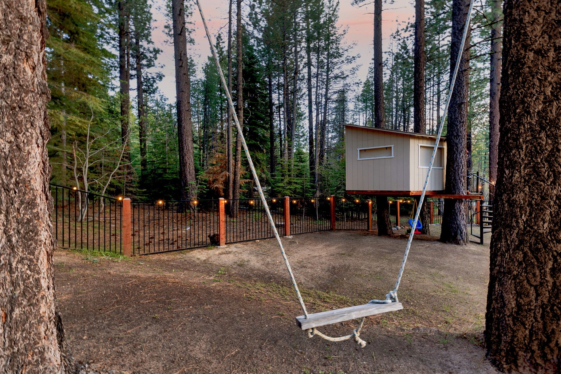  Move-In Ready 4 Bedroom Beauty  2022 Remodel  Fenced Yard, Forest Setting - 物件實景