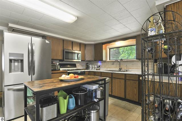 Division St, Cadillac, MI 49601 #1