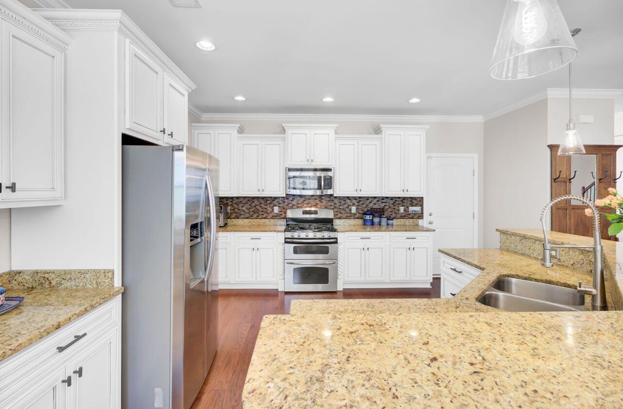 North Charleston, South Carolina, 29420, United States, 5 Bedrooms Bedrooms, ,4 BathroomsBathrooms,Residential,For Sale,1942207
