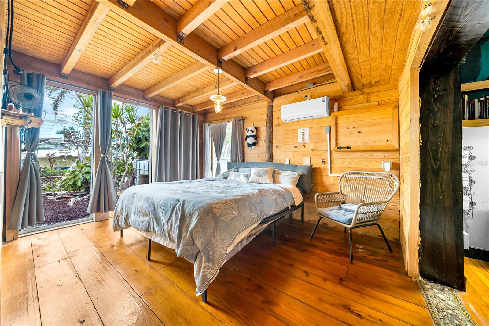 Redington Beach, Florida, 33708, United States, 2 Bedrooms Bedrooms, ,2 BathroomsBathrooms,Residential,For Sale,1978870