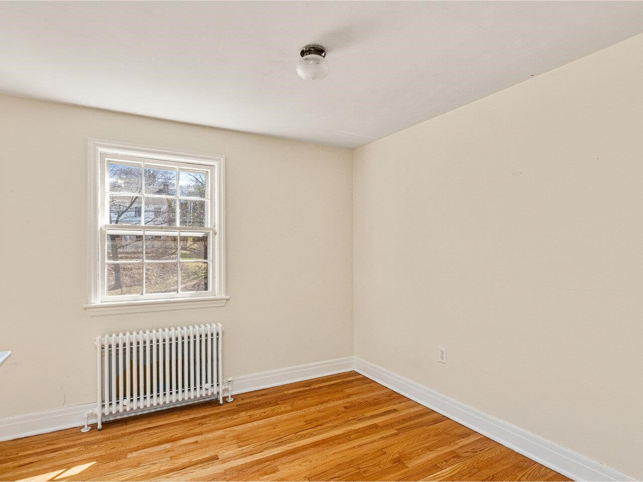 Burlington, Vermont, 05401, United States, 3 Bedrooms Bedrooms, ,2 BathroomsBathrooms,Residential,For Sale,1777019
