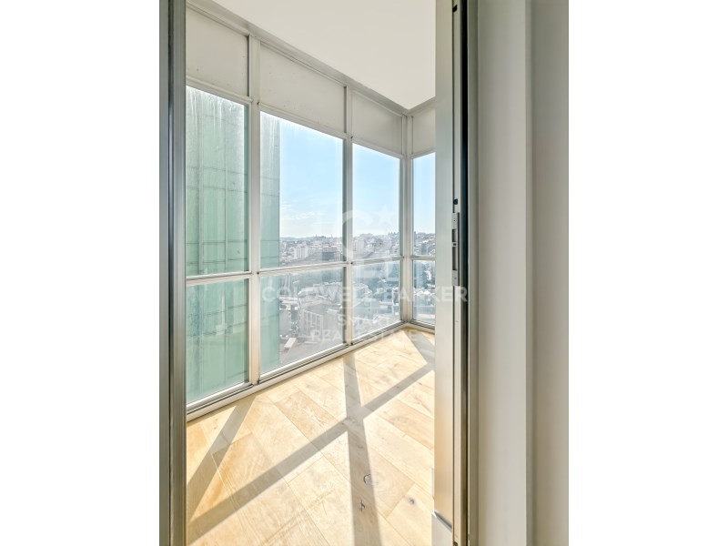 A Coruña, Galicia, 15006, ES, 3 Bedrooms Bedrooms, ,2 BathroomsBathrooms,Residential,For Sale,1932628
