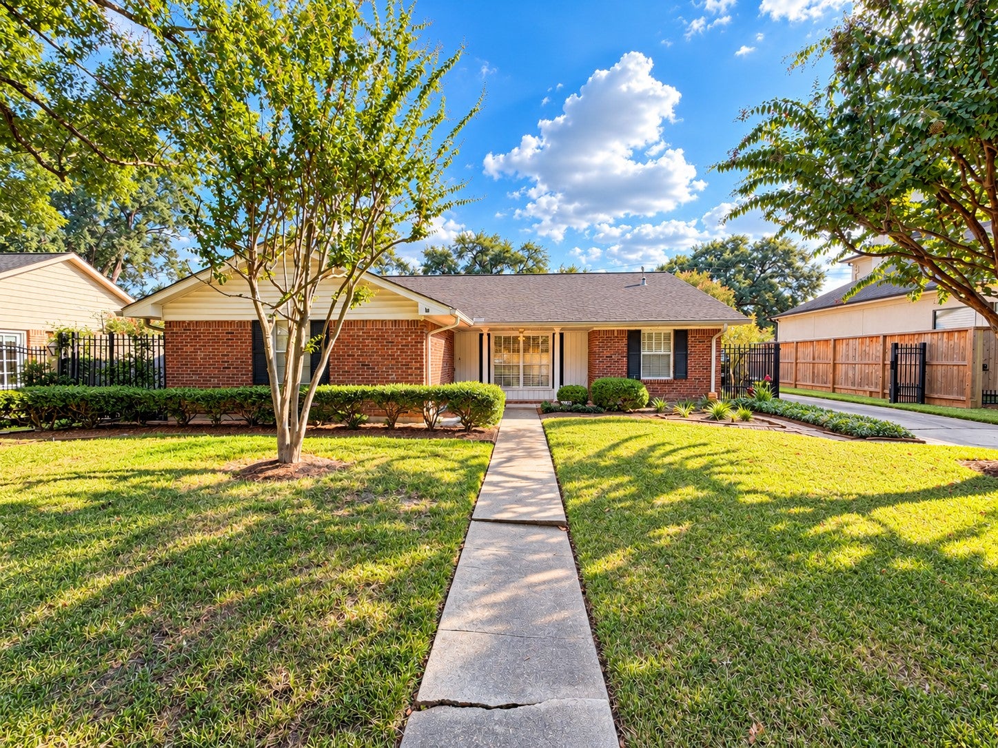 Meadow Lake Ln, Houston, TX 77063