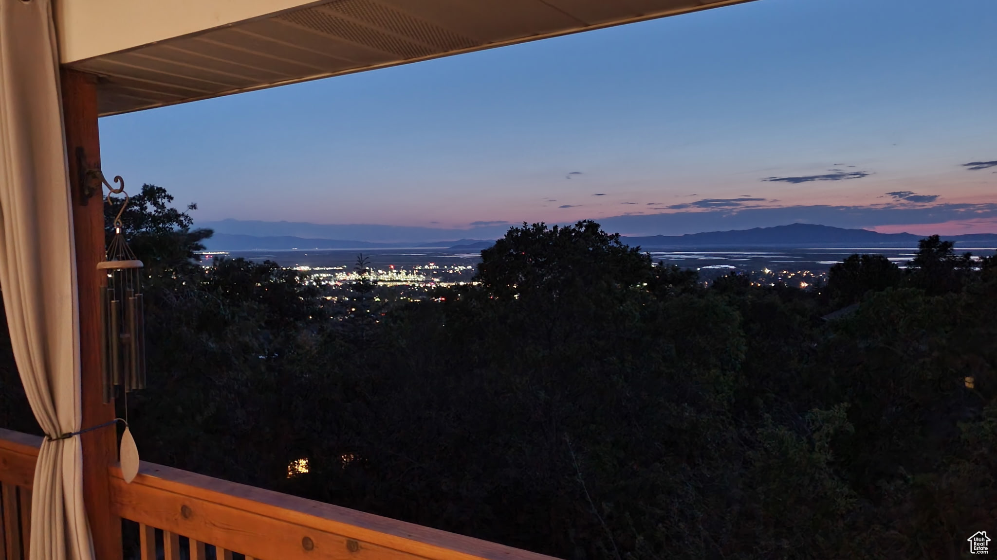 Bountiful, Utah, 84010, United States, 5 Bedrooms Bedrooms, ,4 BathroomsBathrooms,Residential,For Sale,1926219