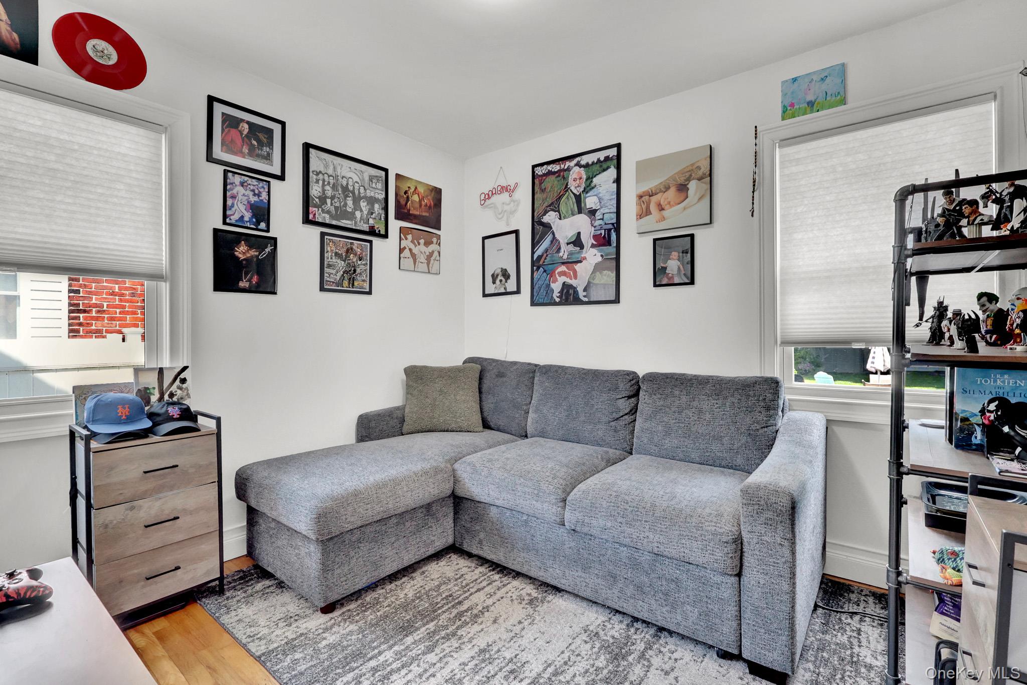  31 Locust Avenue E, Farmingdale, NY, 11735 - 物件實景