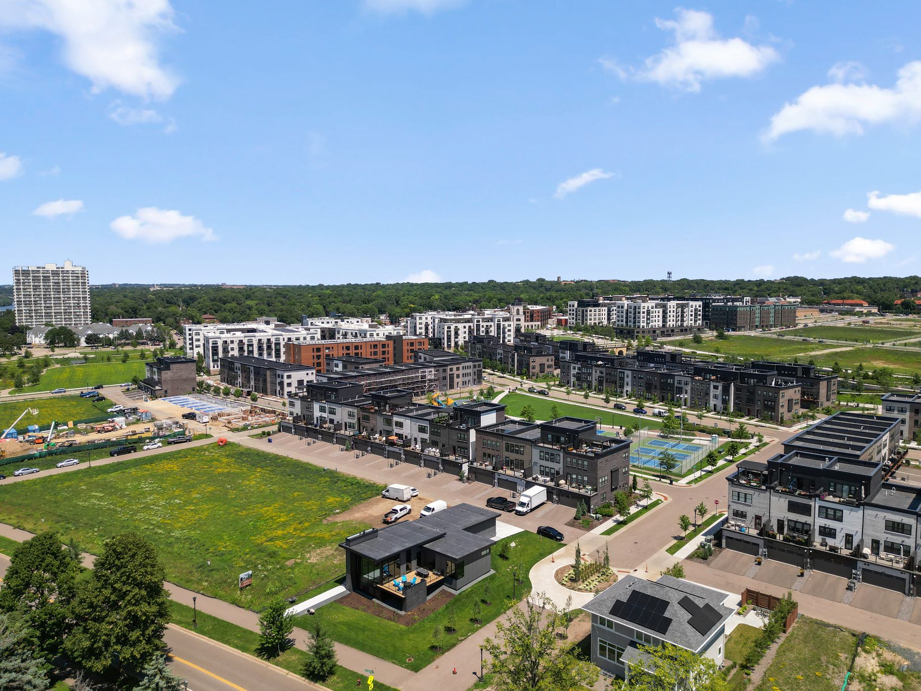  Urban Living at Its Finest: Expansive Highland Bridge Rowhome with River Views - 物件實景