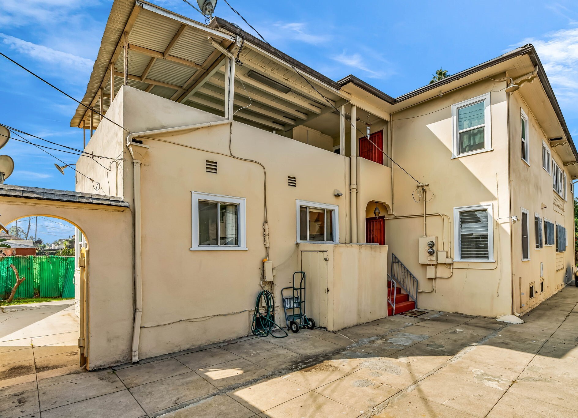  1412 S Victoria Ave - 物件實景