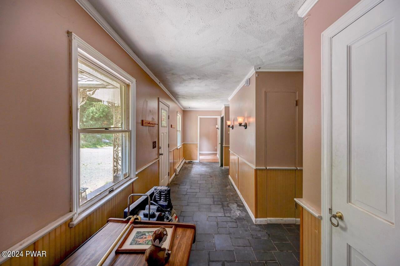 Hawley, Pennsylvania, 18428, United States, 5 Bedrooms Bedrooms, ,4 BathroomsBathrooms,Residential,For Sale,1979290