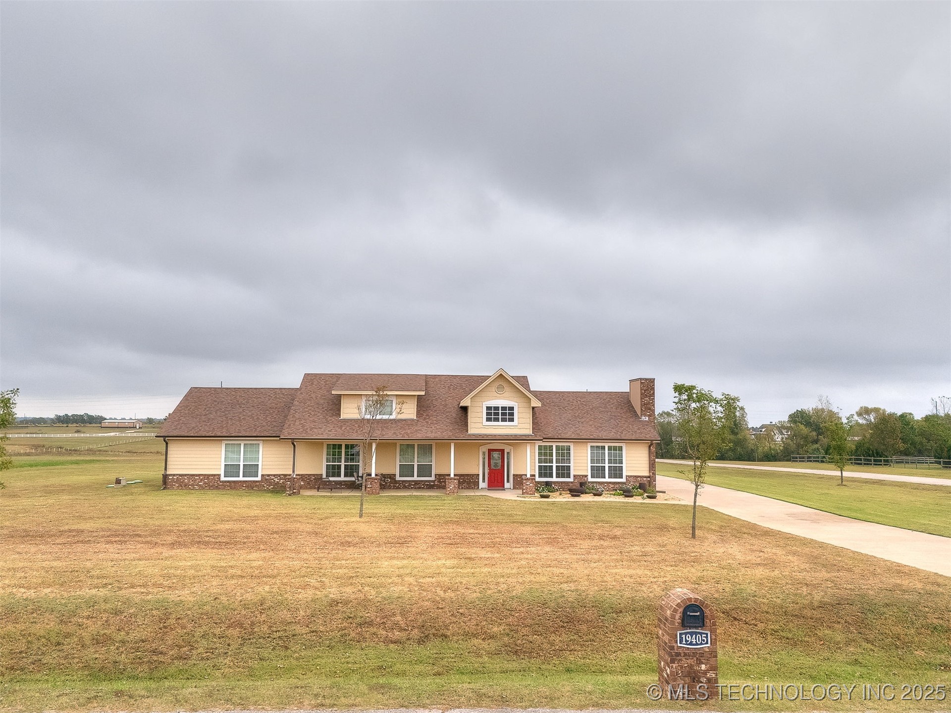 Mounds, Oklahoma, 74047, United States, 4 Bedrooms Bedrooms, ,4 BathroomsBathrooms,Residential,For Sale,1985246