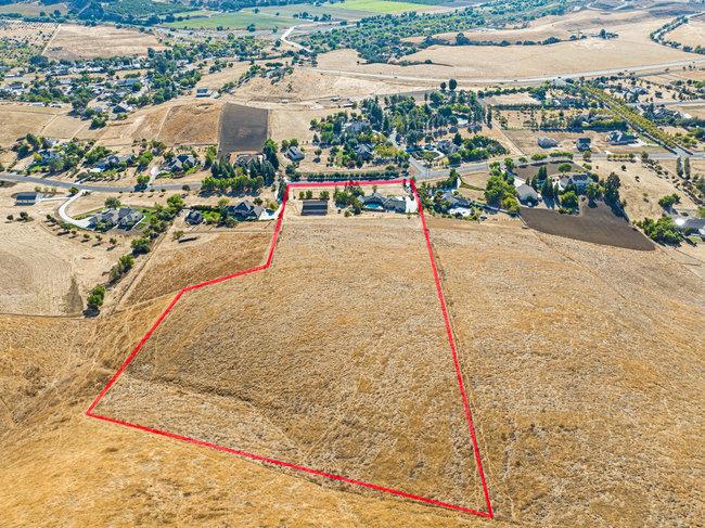 Tres Pinos, California, 95075, United States, 3 Bedrooms Bedrooms, ,3 BathroomsBathrooms,Residential,For Sale,1988626