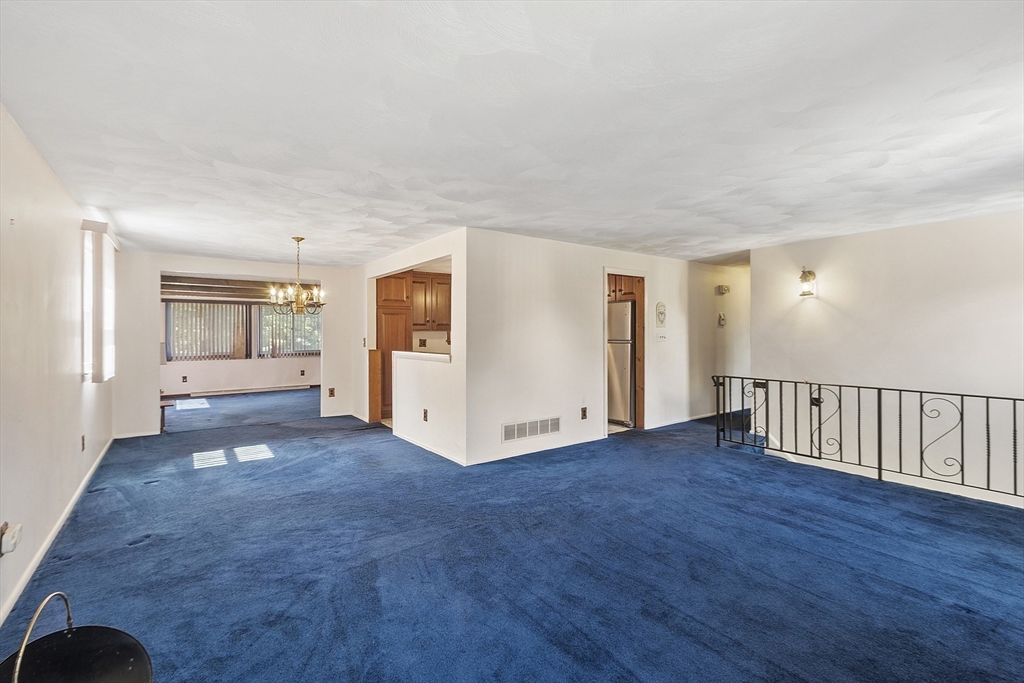 Peabody, Massachusetts, 01960, United States, 4 Bedrooms Bedrooms, ,2 BathroomsBathrooms,Residential,For Sale,1939511