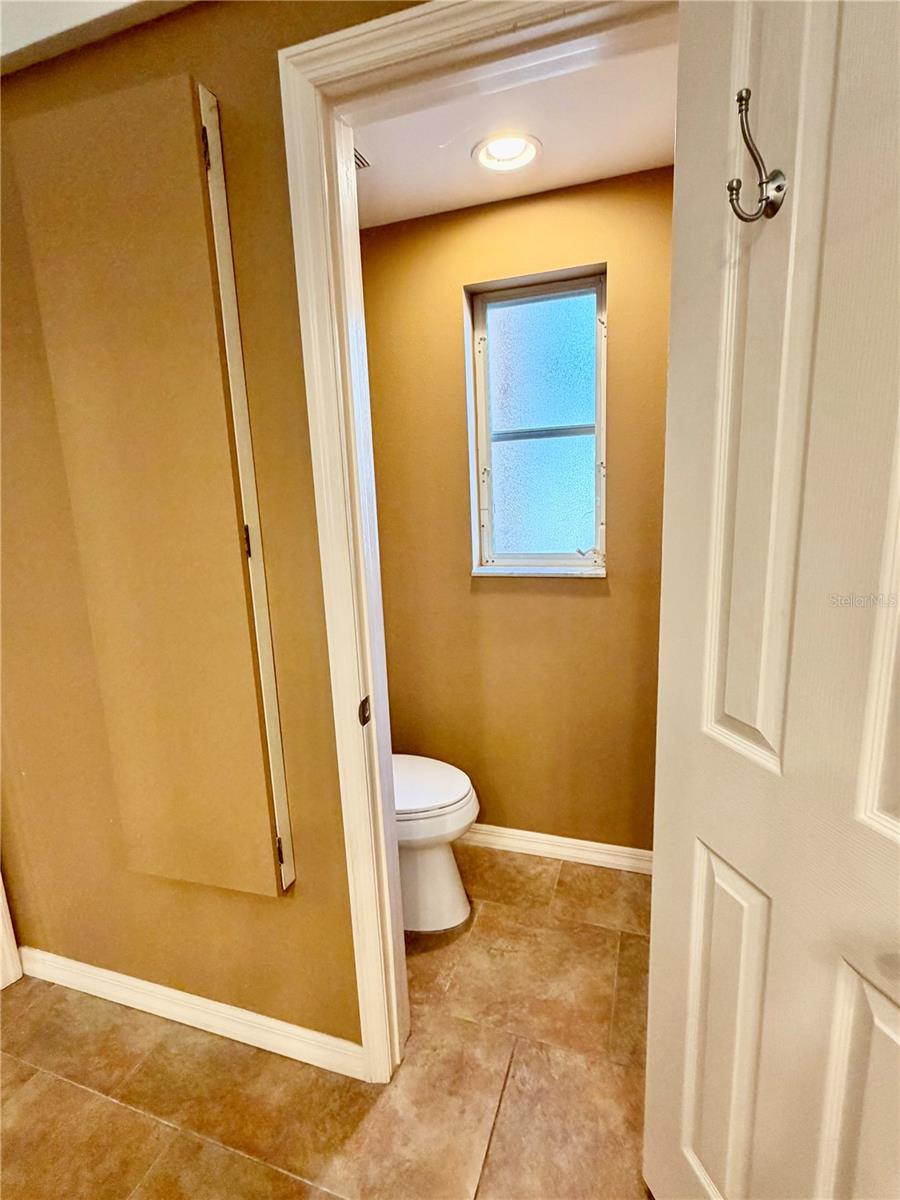 Seminole, Florida, 33777, United States, 4 Bedrooms Bedrooms, ,4 BathroomsBathrooms,Residential,For Sale,1978332