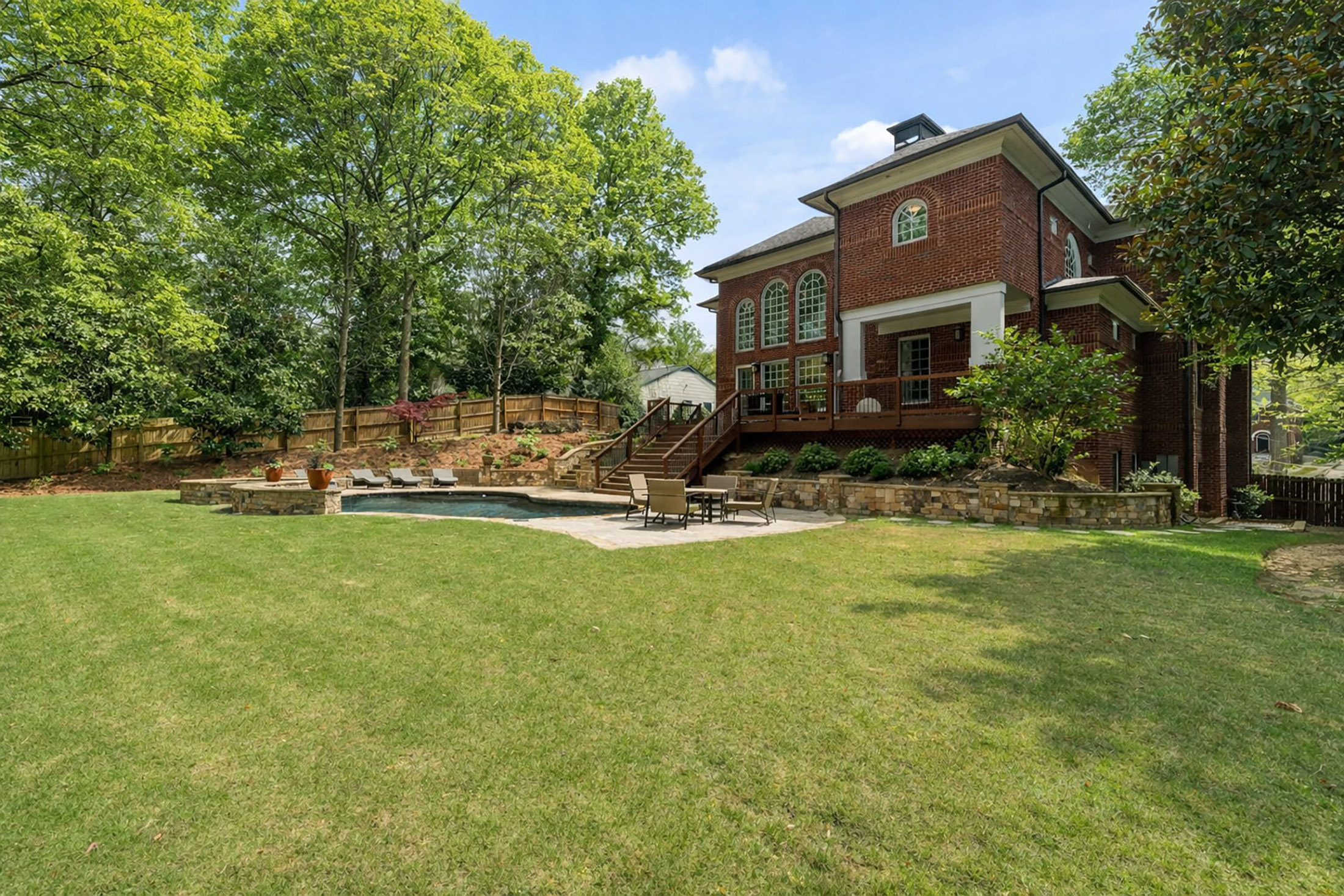  Extraordinary Druid Hills Brick Home with a Resort-caliber Backyard - 物件實景