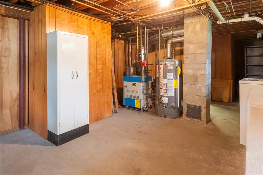 West Warwick, Rhode Island, 02893, United States, 6 Bedrooms Bedrooms, ,2 BathroomsBathrooms,Residential,For Sale,1973795