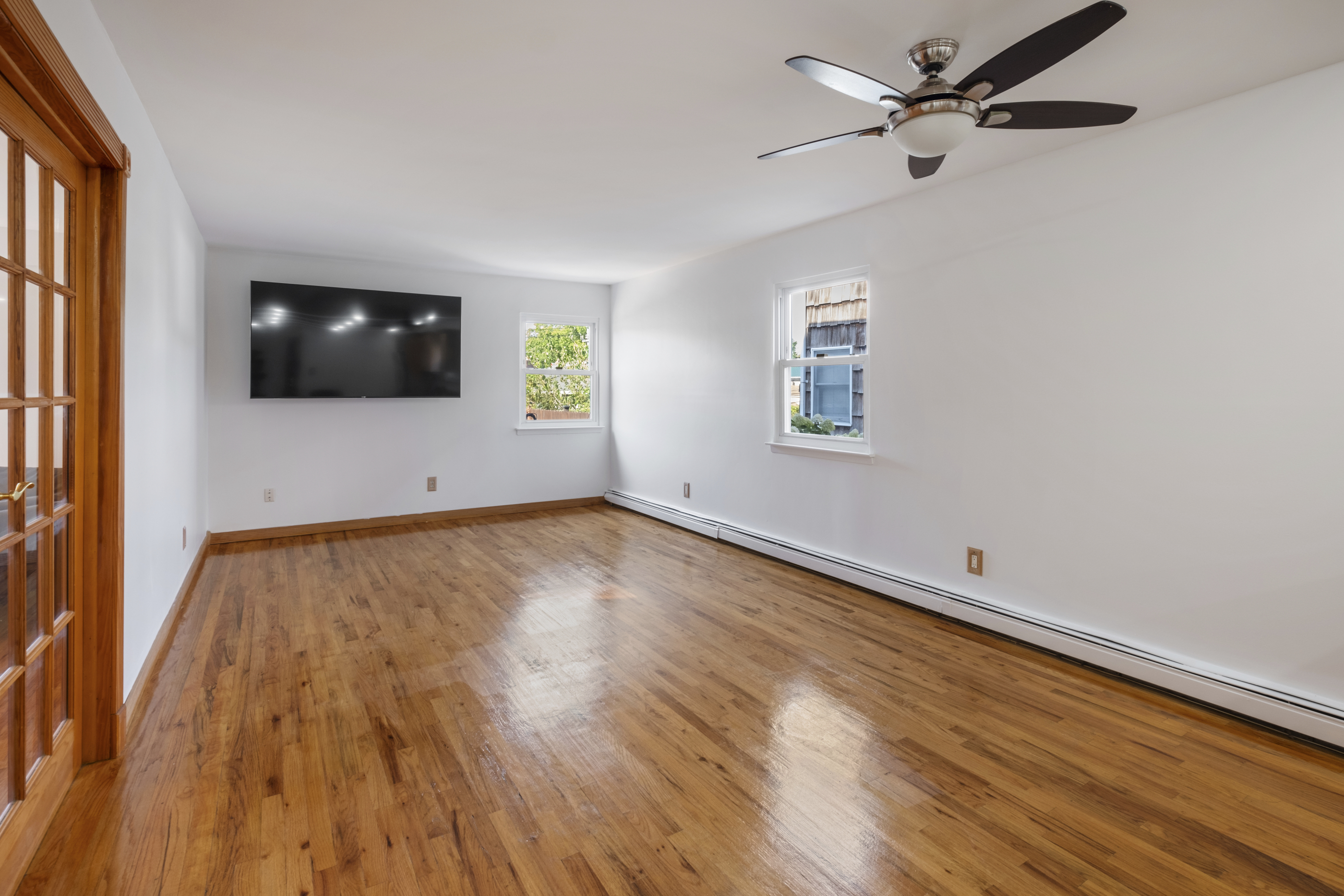 Floral Park, New York, 11001, United States, 5 Bedrooms Bedrooms, ,4 BathroomsBathrooms,Residential,For Sale,1980270