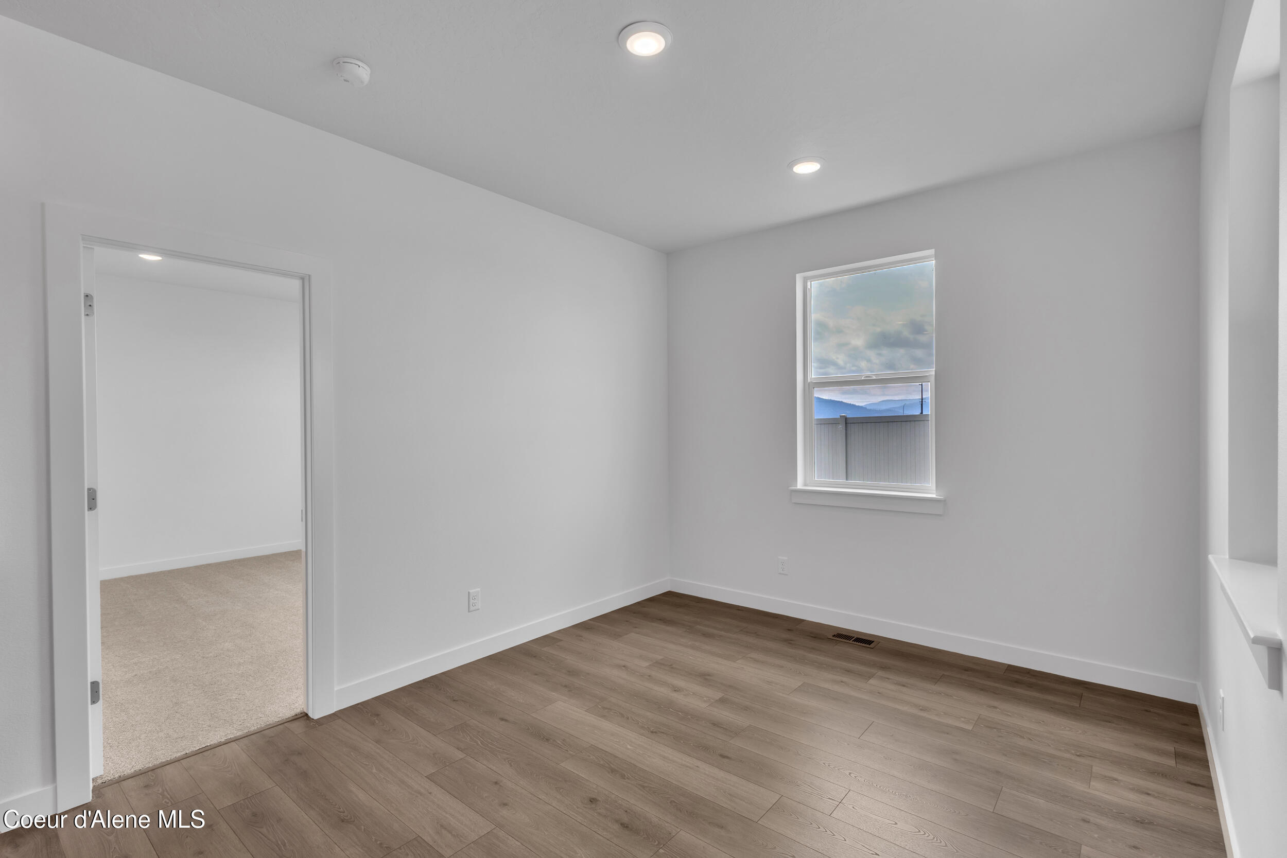 Coeur d'Alene, Idaho, 83815, United States, 3 Bedrooms Bedrooms, ,2 BathroomsBathrooms,Residential,For Sale,1999296