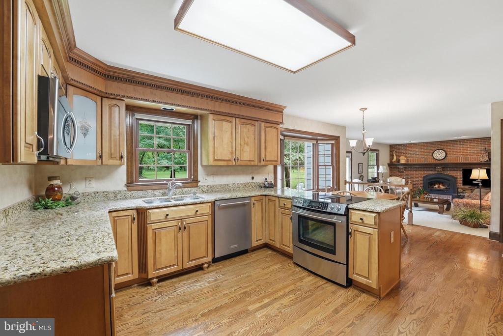Warrenton, Virginia, 20187, United States, 4 Bedrooms Bedrooms, ,3 BathroomsBathrooms,Residential,For Sale,2048505