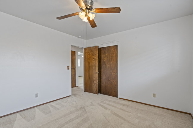 Hollister, California, 95023, United States, 3 Bedrooms Bedrooms, ,2 BathroomsBathrooms,Residential,For Sale,1942638