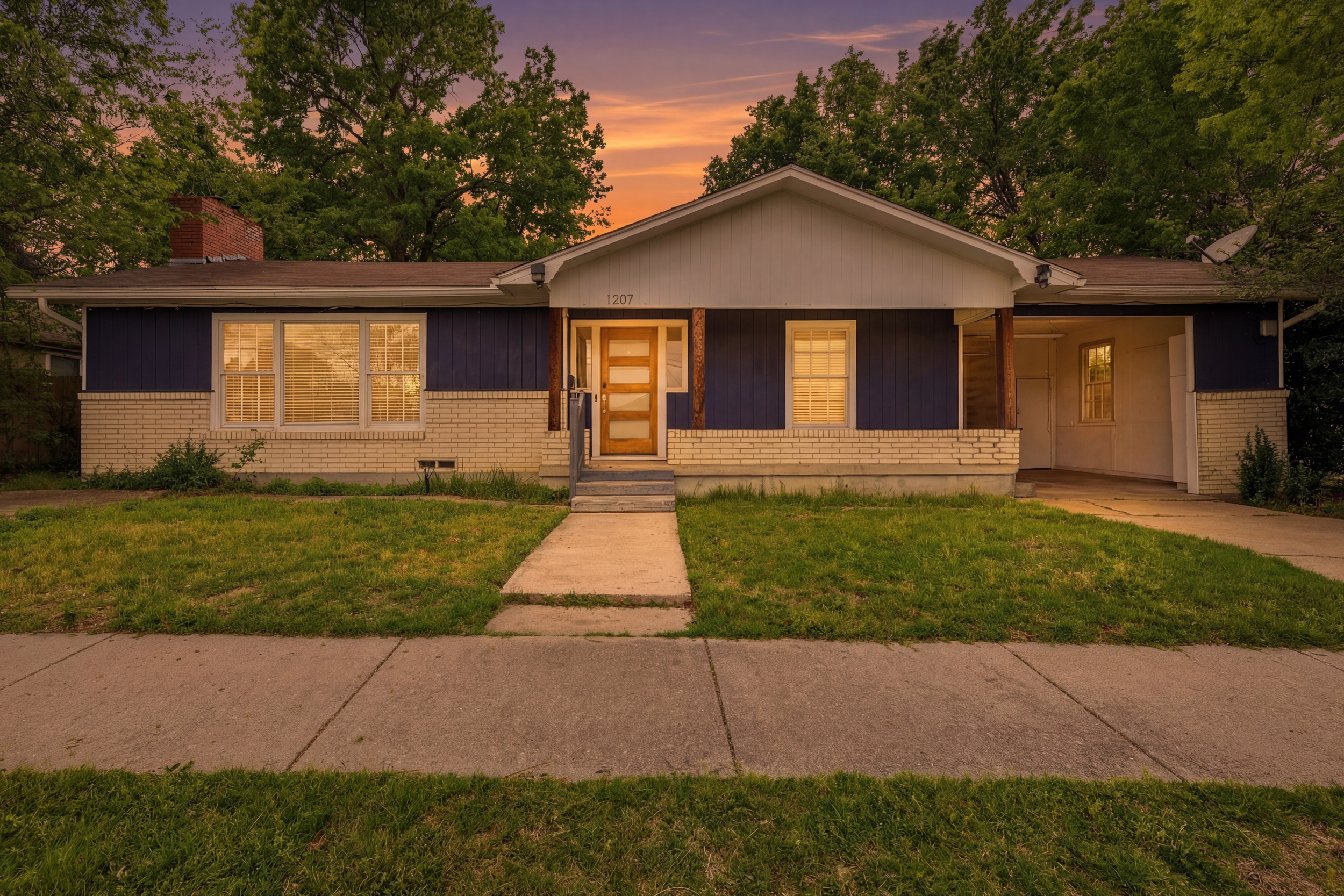  1207 N. College Street - 物件實景