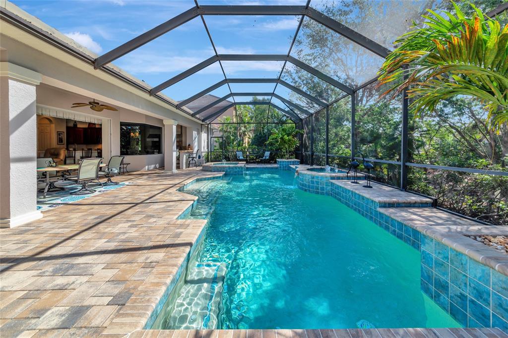 Bradenton, Florida, 34212, United States, 3 Bedrooms Bedrooms, ,3 BathroomsBathrooms,Residential,For Sale,1989547