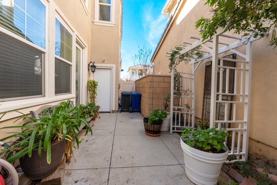 Ontario, California, 91762, United States, 3 Bedrooms Bedrooms, ,3 BathroomsBathrooms,Residential,For Sale,2013085