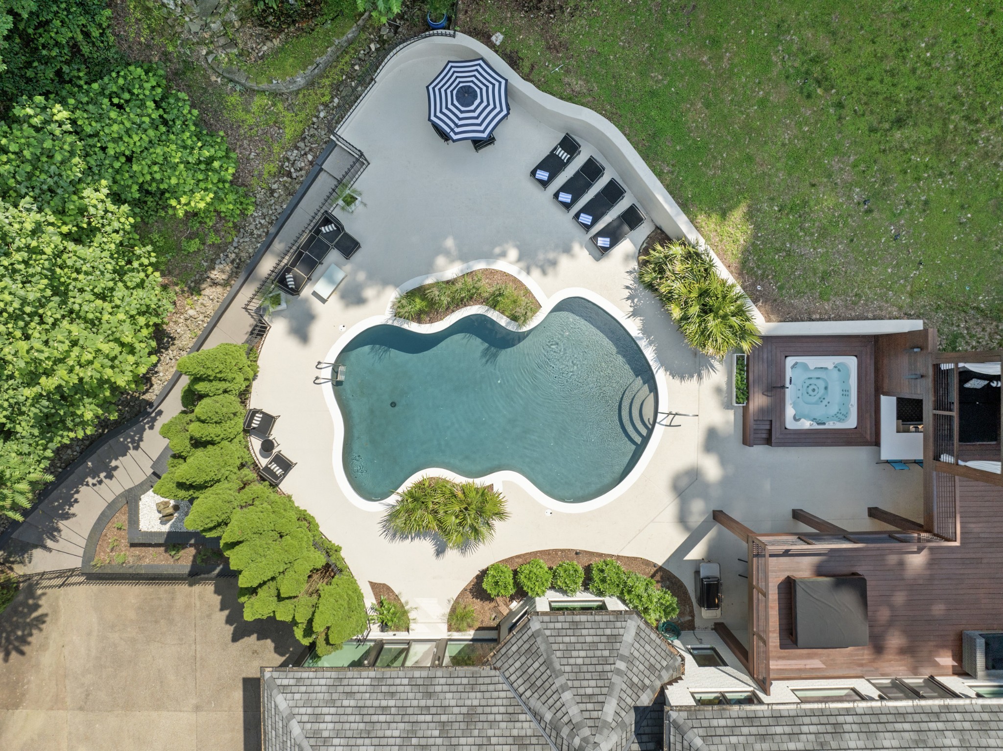 Nashville, Tennessee, 37215, United States, 5 Bedrooms Bedrooms, ,11 BathroomsBathrooms,Residential,For Sale,1997192