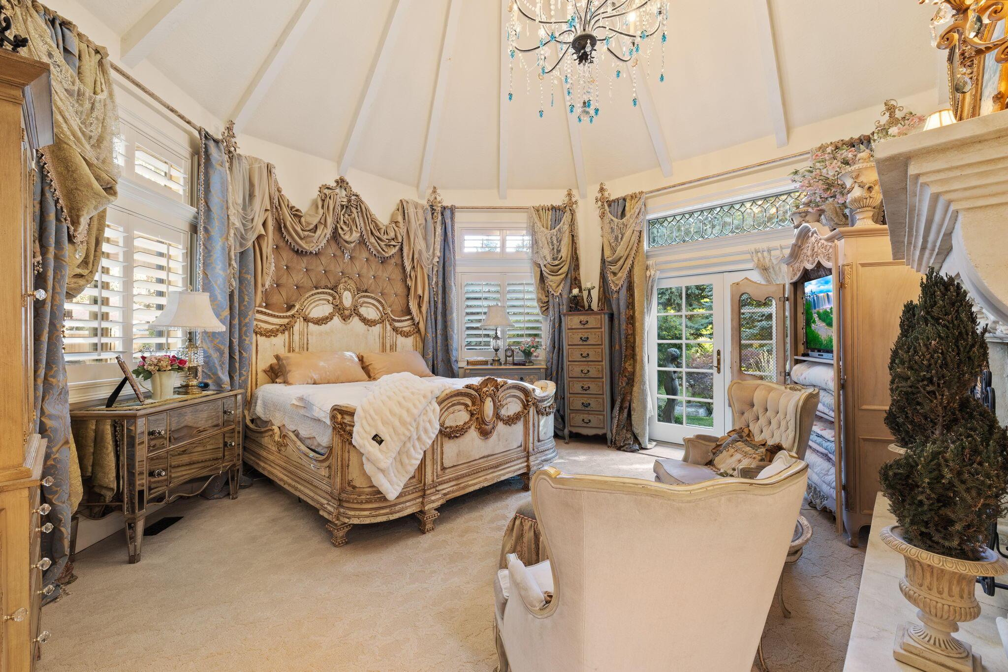 Salt Lake City, Utah, 84121, United States, 5 Bedrooms Bedrooms, ,6 BathroomsBathrooms,Residential,For Sale,1974562