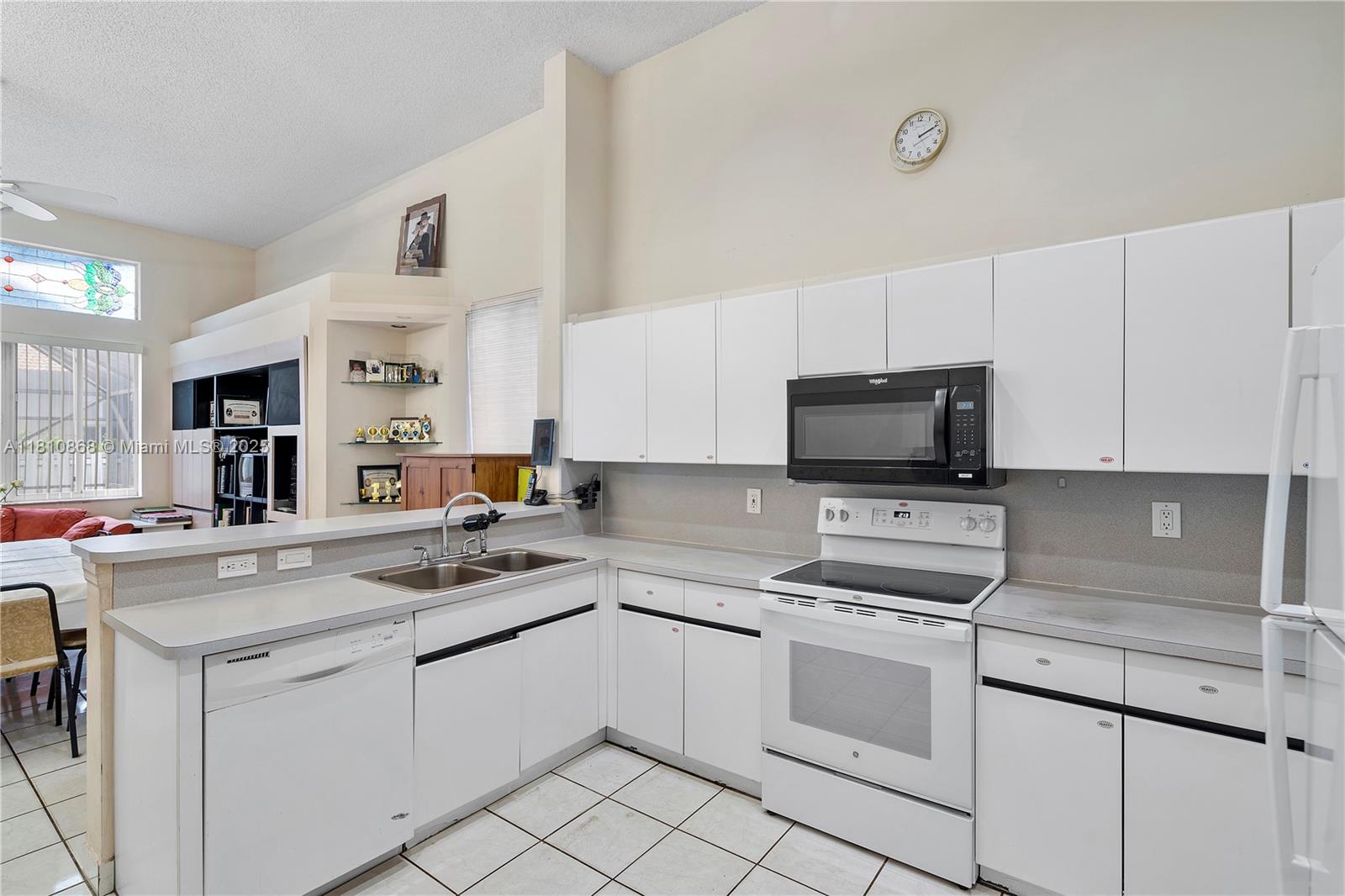 Weston, Florida, 33326, United States, 4 Bedrooms Bedrooms, ,3 BathroomsBathrooms,Residential,For Sale,1836929
