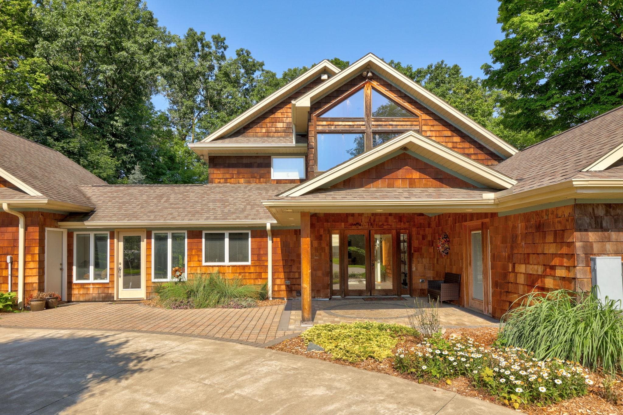 Vassar, Michigan, 49768, United States, 3 Bedrooms Bedrooms, ,4 BathroomsBathrooms,Residential,For Sale,1976339