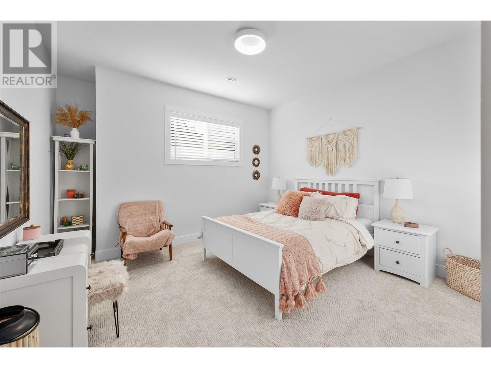 KELOWNA, British Columbia, V1W 4L1, CA, 4 Bedrooms Bedrooms, ,4 BathroomsBathrooms,Residential,For Sale,1838056