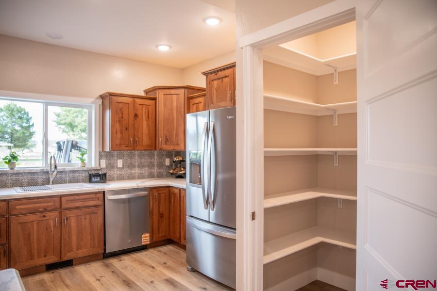 Montrose, Colorado, 81401, United States, 3 Bedrooms Bedrooms, ,2 BathroomsBathrooms,Residential,For Sale,1709571