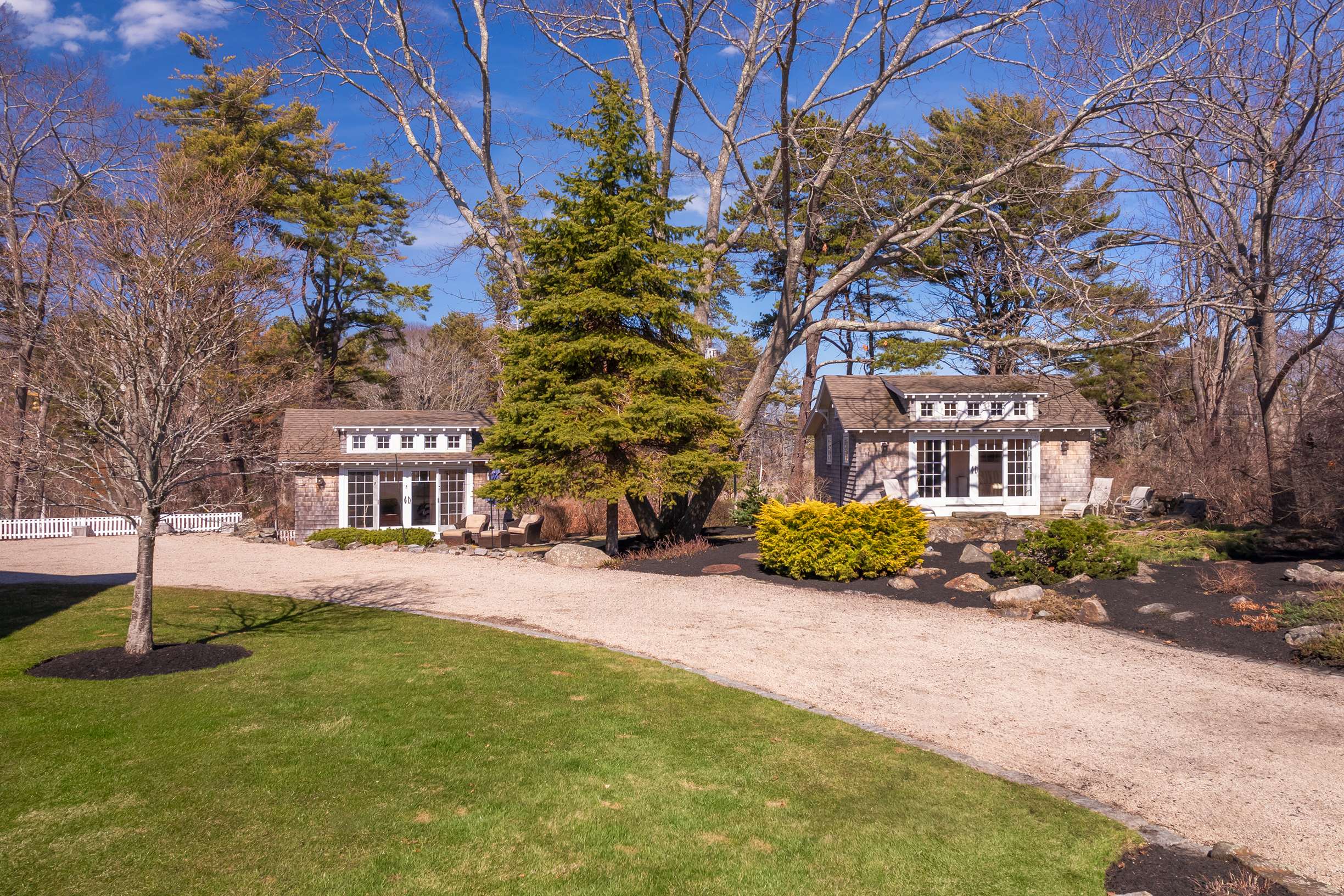  Oceanfront Compound - Main House + Two, 1 Bedroom Cottages in Cape Neddick - 物件實景