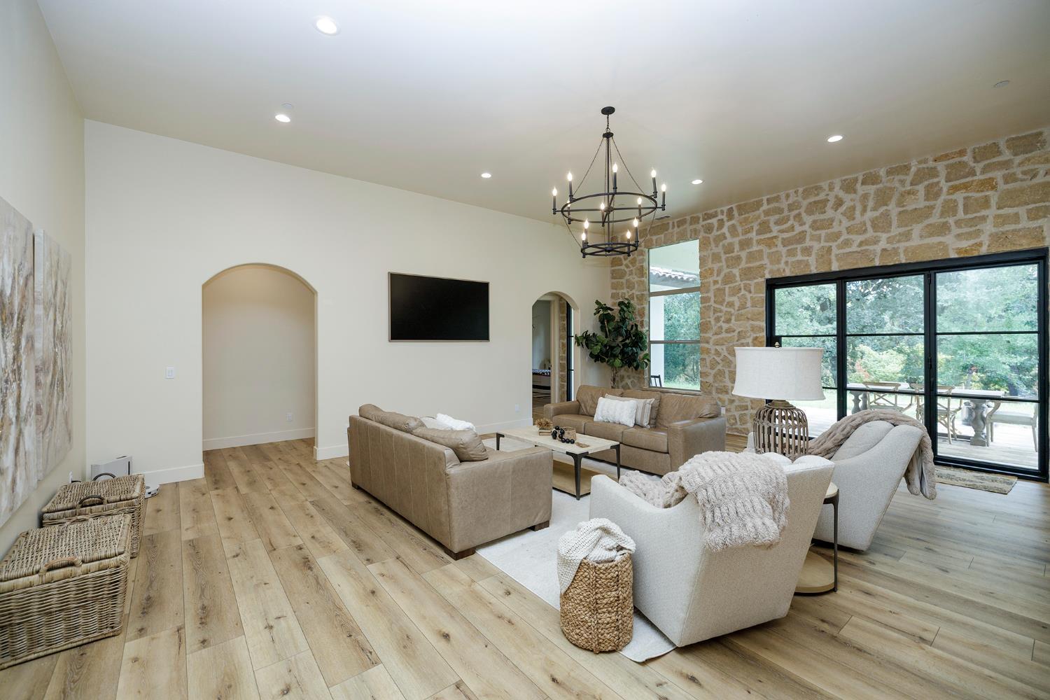 Modesto, California, 95357, United States, 4 Bedrooms Bedrooms, ,4 BathroomsBathrooms,Residential,For Sale,1976586