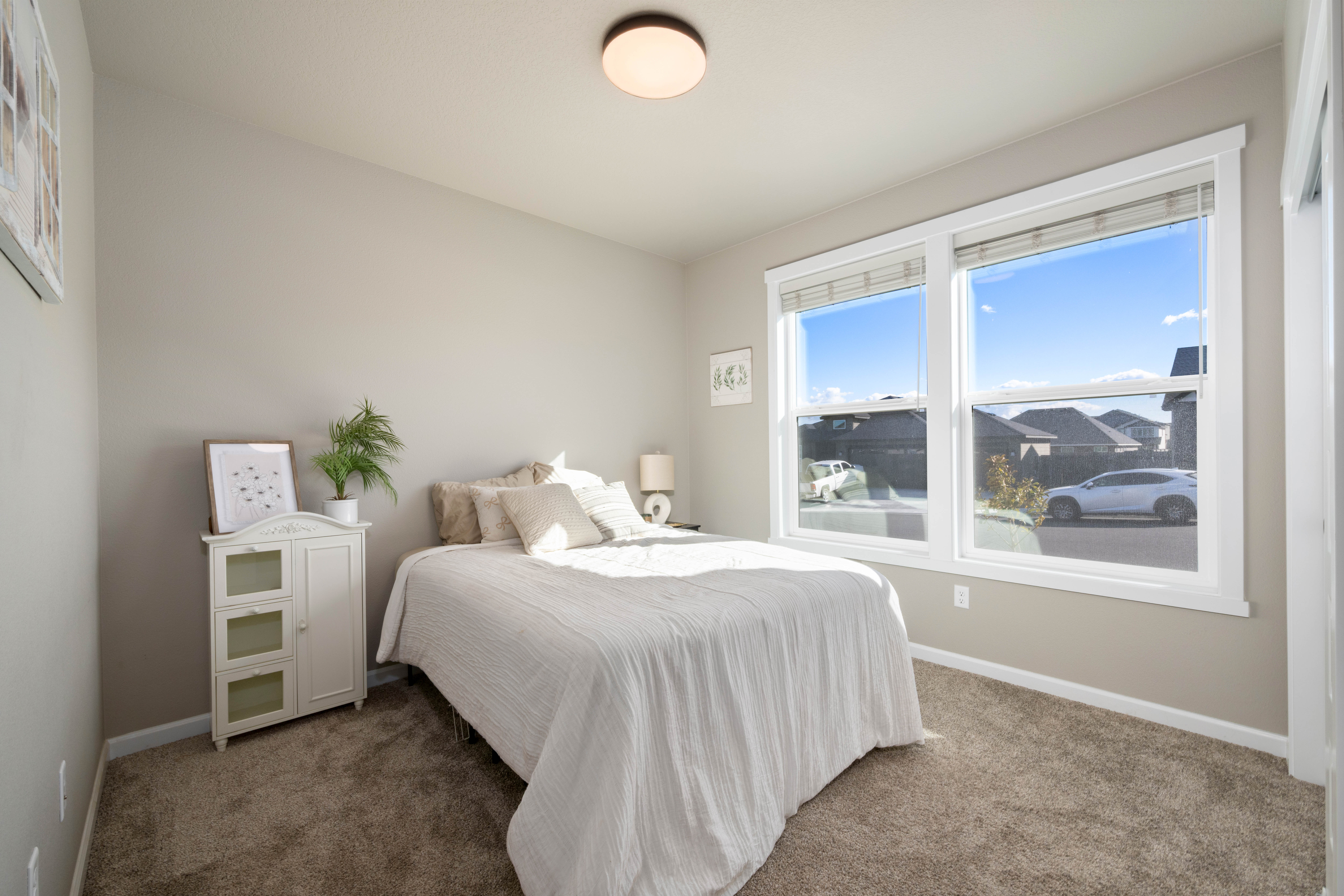  2024 West Richland Gem + RV Parking - 物件實景