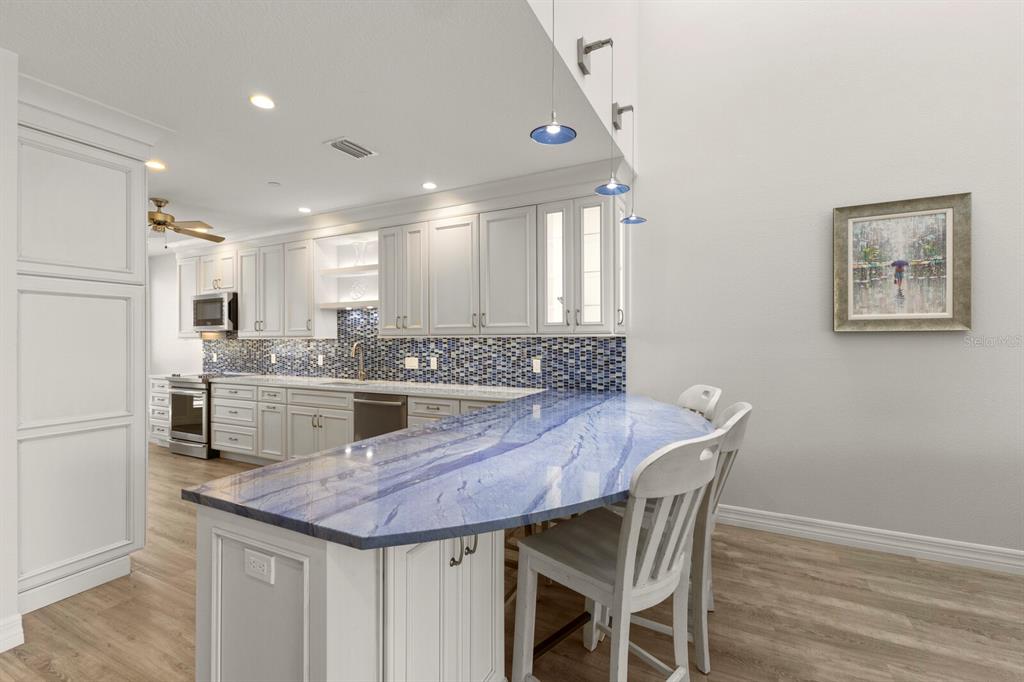 Longboat Key, Florida, 34228, United States, 2 Bedrooms Bedrooms, ,3 BathroomsBathrooms,Residential,For Sale,1743493