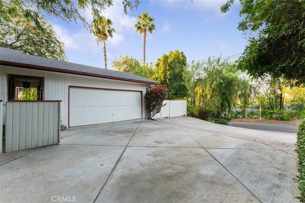 Riverside, California, 92506, United States, 4 Bedrooms Bedrooms, ,3 BathroomsBathrooms,Residential,For Sale,1973908