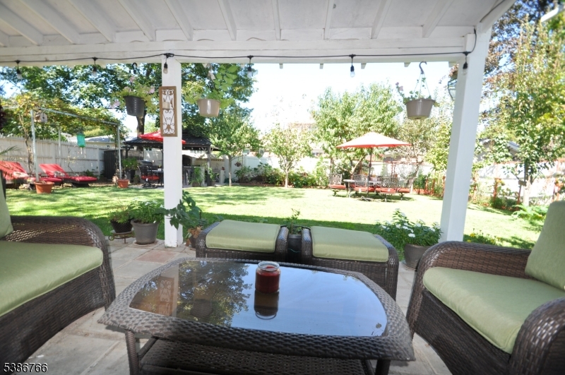 Burlington, Springfield Township`, New Jersey, 07081, United States, 4 Bedrooms Bedrooms, ,3 BathroomsBathrooms,Residential,For Sale,1979460