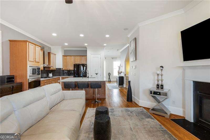 Atlanta, Georgia, 30363, United States, 3 Bedrooms Bedrooms, ,4 BathroomsBathrooms,Residential,For Sale,1913056