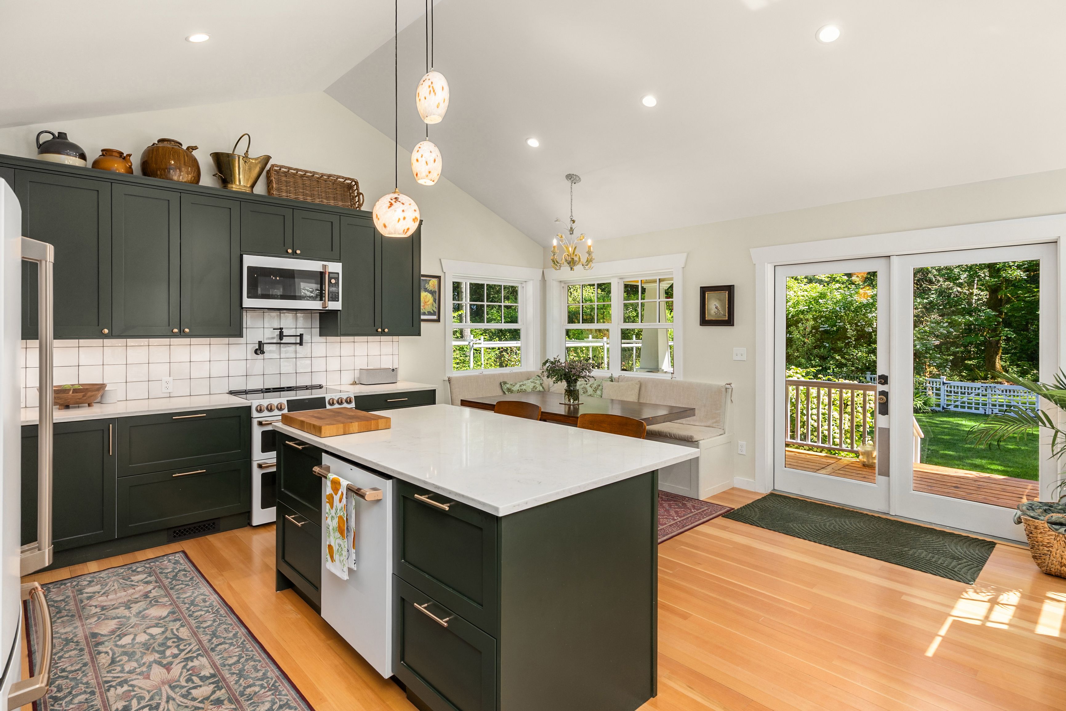  14268 N Madison Avenue NE, Bainbridge Island, WA 98110 - 物件實景