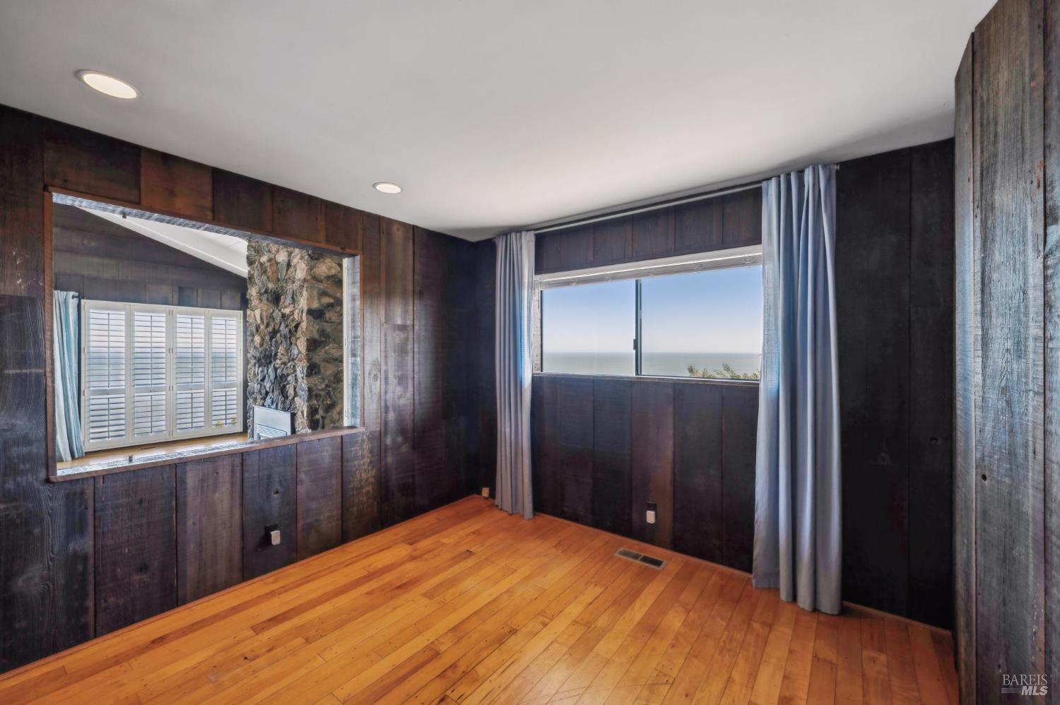 Bolinas, California, 94924, United States, 3 Bedrooms Bedrooms, ,2 BathroomsBathrooms,Residential,For Sale,2003104